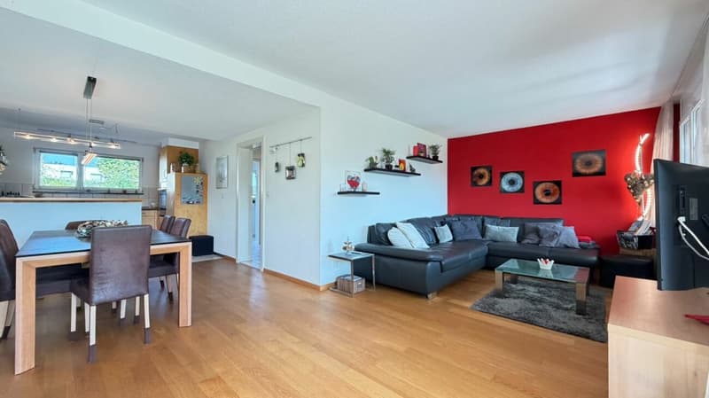 Grosszügiges Einfamilienhaus mit Garage, viel Platz und schönem Raumangebot (6)