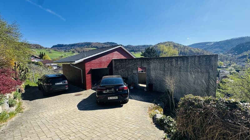 6.5-Zimmer-Architektenhaus mit Pool, Garagenbox, 3 Parkplätzen und Weitsicht (6)