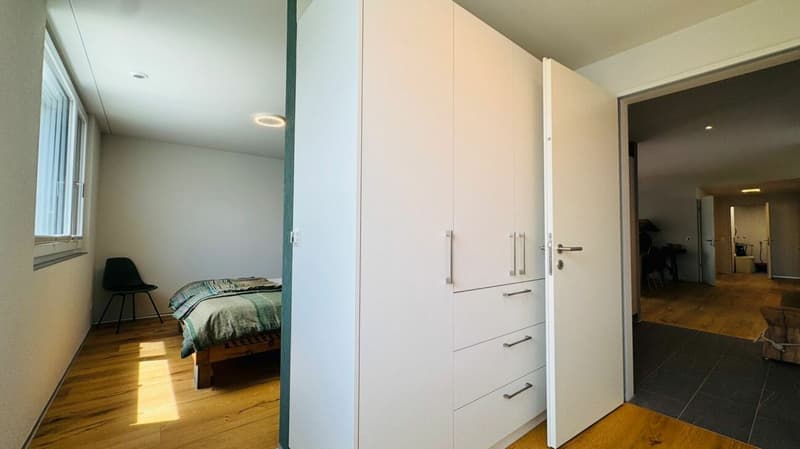 Neuwertige 5.5-Zimmer-Attikawohnung mit grosser Terrasse, 2 Nasszellen und 3 AEHP (13)