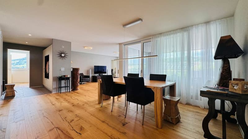Neuwertige 5.5-Zimmer-Attikawohnung mit grosser Terrasse, 2 Nasszellen und 3 AEHP (5)