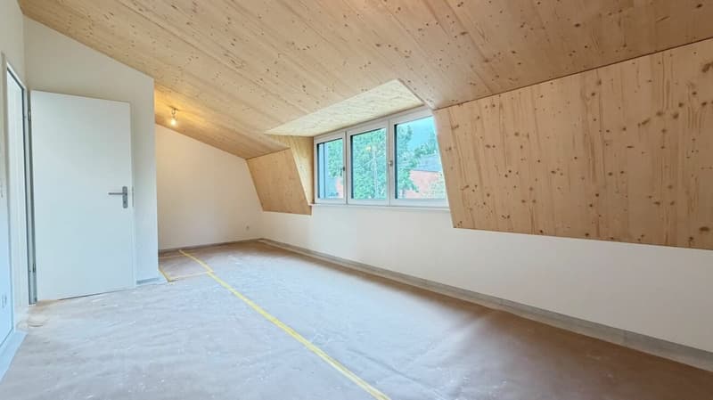 Neu ausgebaute 4.5-Zimmer-Maisonettewohnung in Oberwil inklusive 1 PP (3)