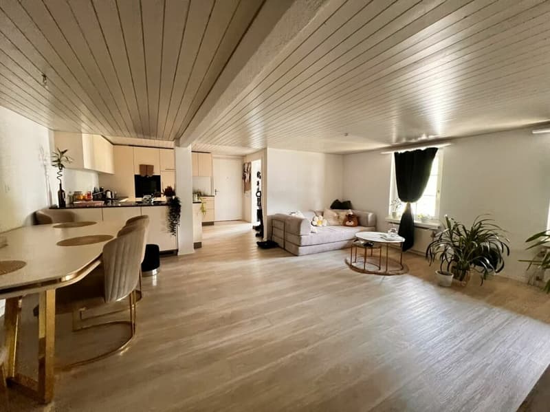 Grosszügige 3.5-Zimmer-Wohnung mit Garage & Top-Verkehrsanbindung in Othmarsingen (4)