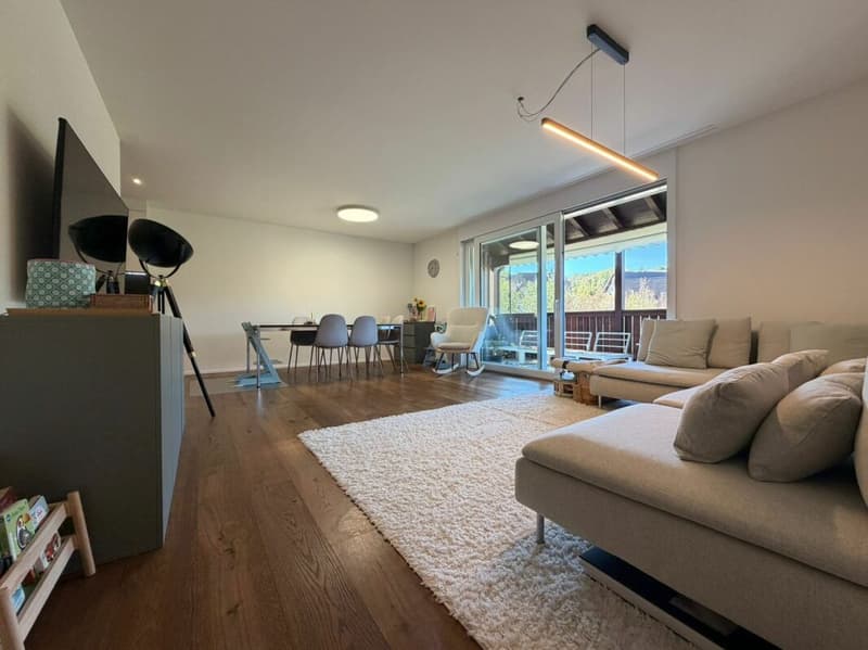 Moderne 4.5-Zimmer-Wohnung mit Balkon und Blick ins Grüne (12)