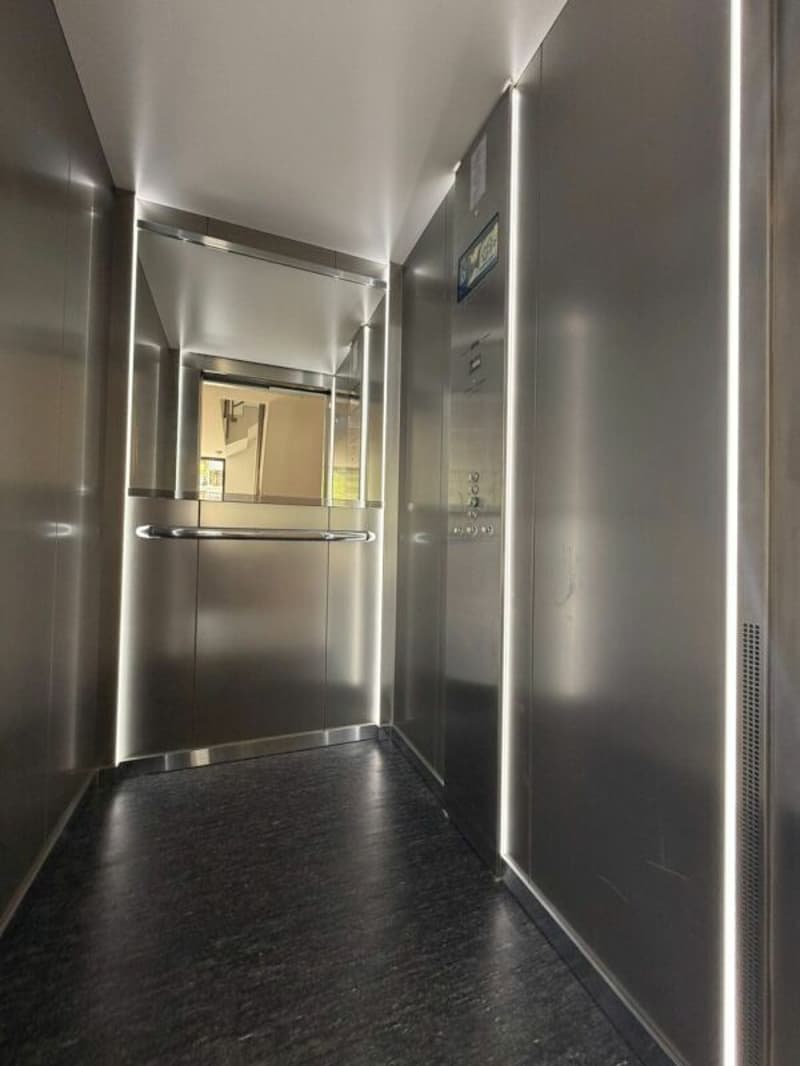 Moderne 4.5-Zimmer-Wohnung mit Balkon und Blick ins Grüne (9)