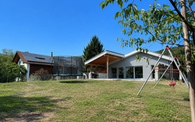 Grosszügiges 7.5-Zimmer-Einfamilienhaus mit Einliegerwohnung und traumhafter Aussicht (1)