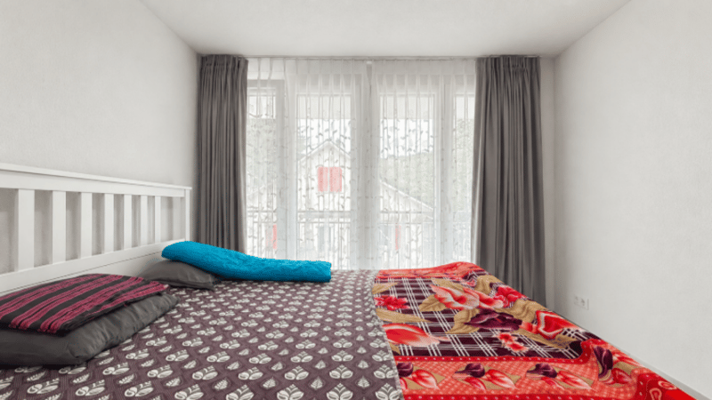 Neuwertiges 6.5 Zimmer-Eckhaus mit viel Platz, Terrassen und hervorragender Verkehrsanbindung (12)