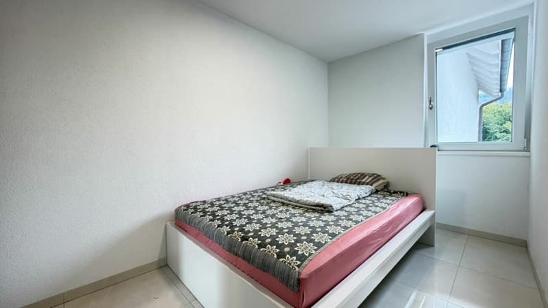 Neuwertiges 6.5 Zimmer-Eckhaus mit viel Platz, Terrassen und hervorragender Verkehrsanbindung (13)