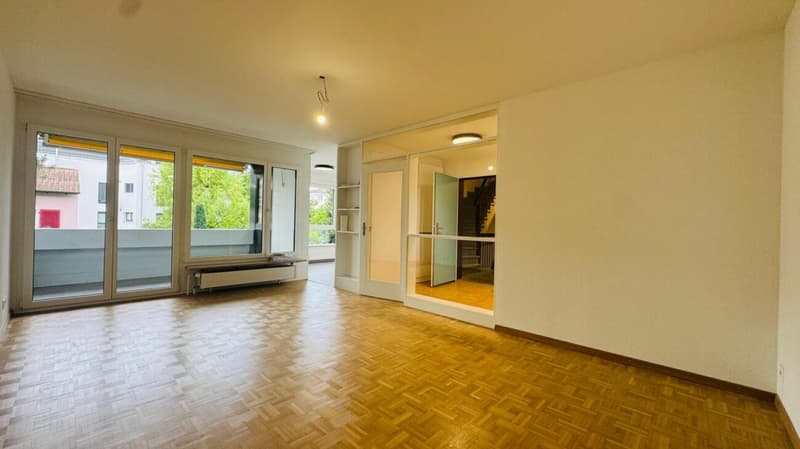 Totalsanierte 2.5-Zimmer-Wohnung mit Hobbyraum, Balkon, Estrich, Keller und Tiefgaragenplatz (7)