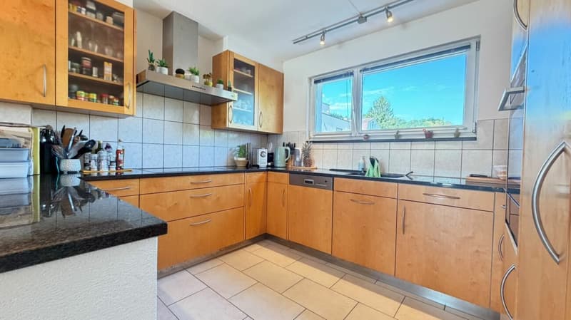 Grosszügiges Einfamilienhaus mit Garage, viel Platz und schönem Raumangebot (4)