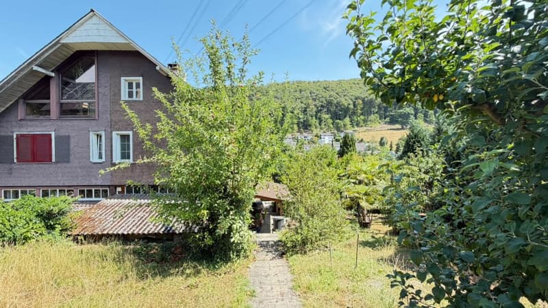 Grosszügiges Doppeleinfamilienhaus mit Garten, Garagenbox und Ausbaupotenzial (17)
