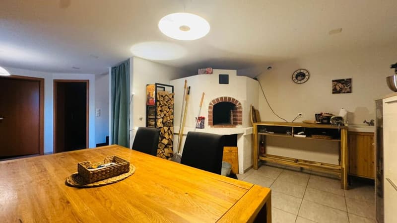 4.5-Zimmer-Eckreihenhaus mit Garten, Garage, Parkplatz & Pizzaofen in Giebenach (21)