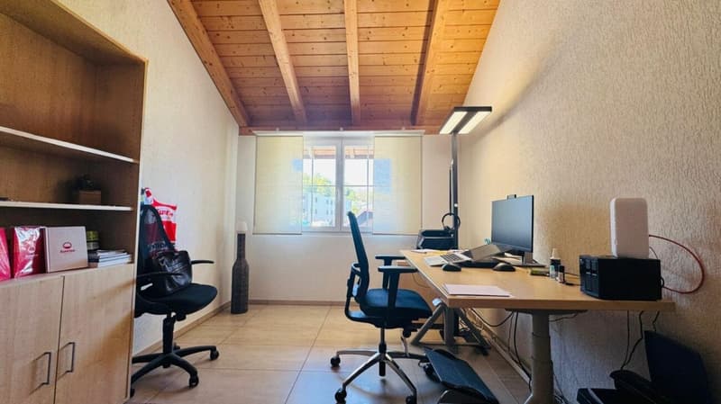 4.5-Zimmer-Eckreihenhaus mit Garten, Garage, Parkplatz & Pizzaofen in Giebenach (12)