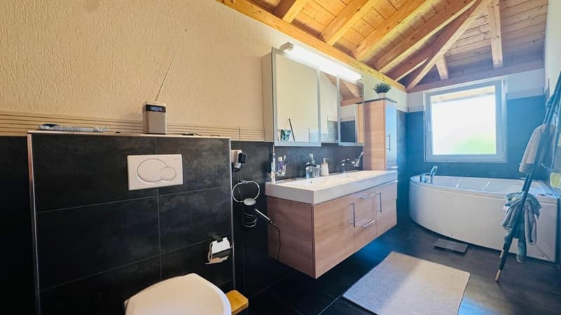 4.5-Zimmer-Eckreihenhaus mit Garten, Garage, Parkplatz & Pizzaofen in Giebenach (14)