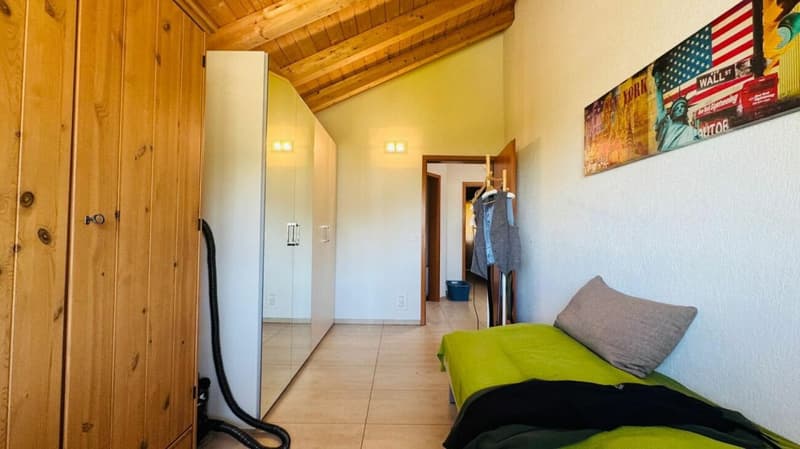 4.5-Zimmer-Eckreihenhaus mit Garten, Garage, Parkplatz & Pizzaofen in Giebenach (13)