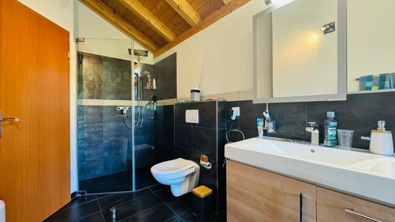 4.5-Zimmer-Eckreihenhaus mit Garten, Garage, Parkplatz & Pizzaofen in Giebenach (15)