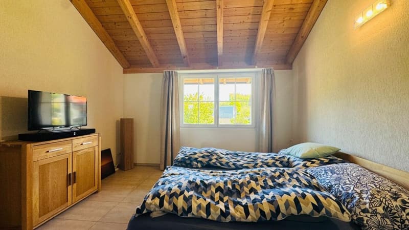 4.5-Zimmer-Eckreihenhaus mit Garten, Garage, Parkplatz & Pizzaofen in Giebenach (10)