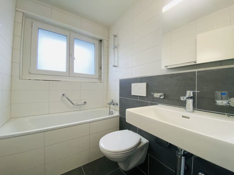 Nachmieter per sofort gesucht -genütliche 3.5-Zimmerwohnung mit Balkon (3)