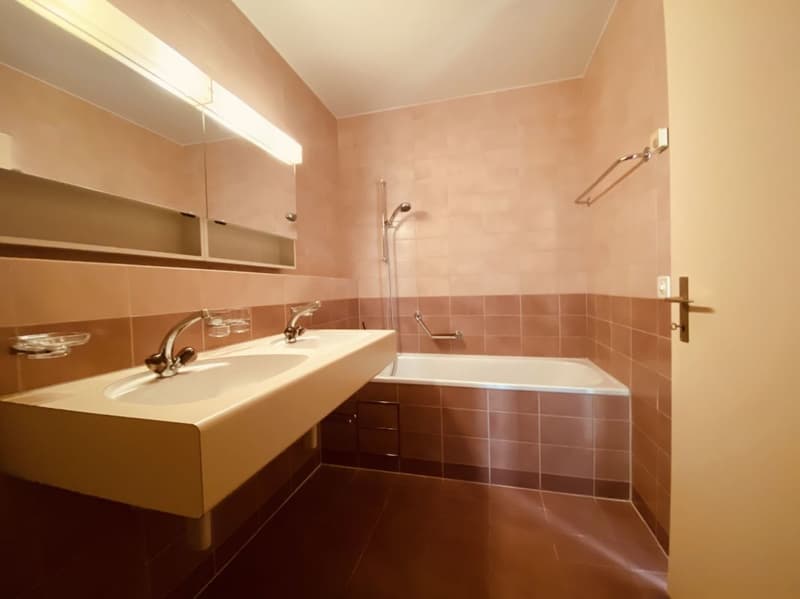3.5-Zimmerwohnung mit Balkon, eigenem Waschturm, Keller und Veloraum (7)