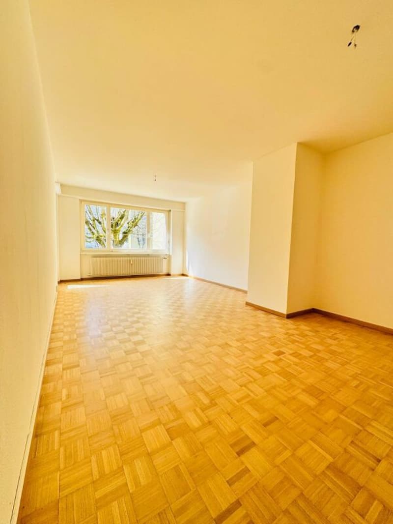 gepflegte 4 Zimmerwohnung im Hochparterre mit Balkon per sofort (5)