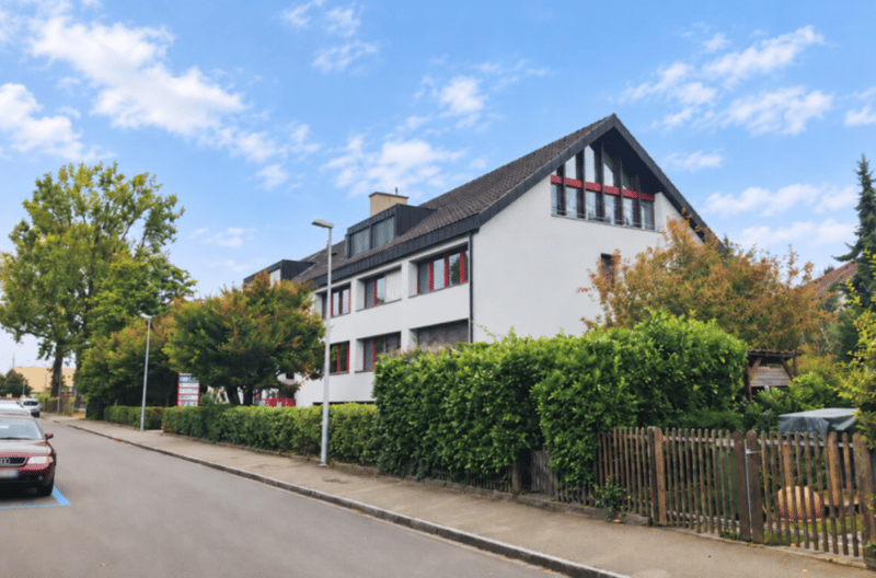 ATTRAKTIVER BÜRORAUM IN ANGENEHMER ARBEITSUMGEBUNG (1)