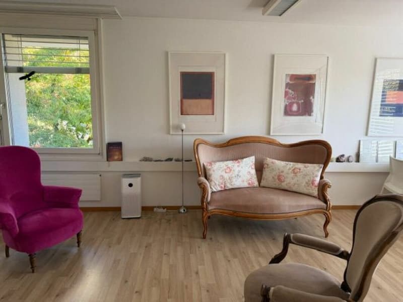 ATTRAKTIVER BÜRORAUM IN ANGENEHMER ARBEITSUMGEBUNG (6)