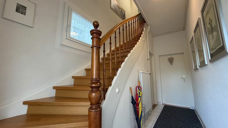 2 WOHNUNGEN + GARTEN + GÄSTEZIMMER + GARAGE/PARKPLÄTZE + MIETEINNAHMEN - SELTENE CHANCE (14)