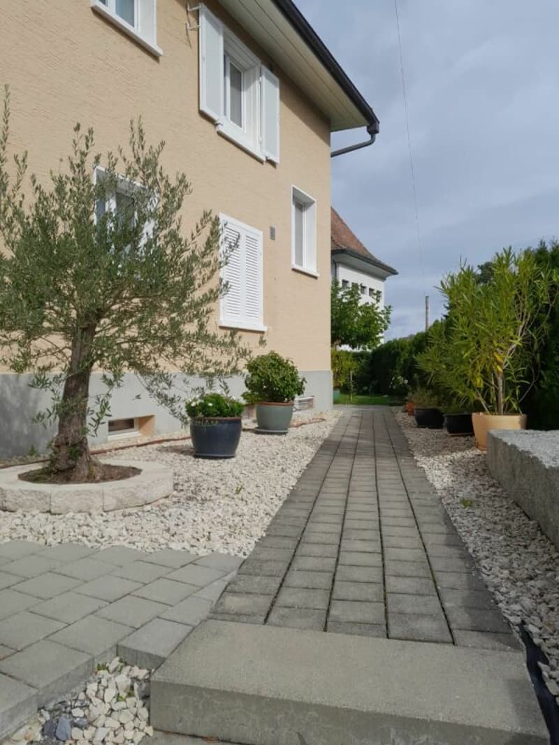 Wohnen mit Weitblick über dem Bodensee, 2 Wohneinheiten, 3 Bädern und Garage (5)