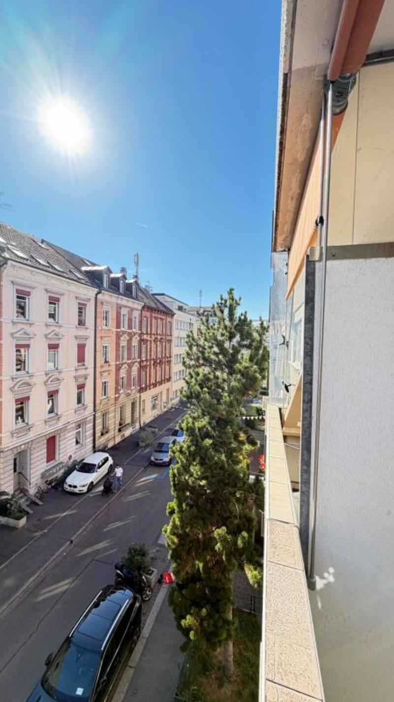 2.5-Zimmer-Eigentumswohnung mit Balkon und Lift in Basel (12)