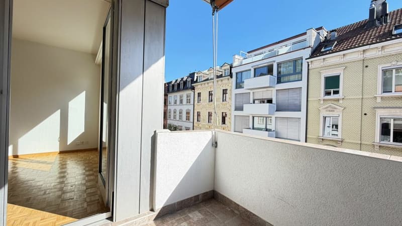 2.5-Zimmer-Eigentumswohnung mit Balkon und Lift in Basel (4)