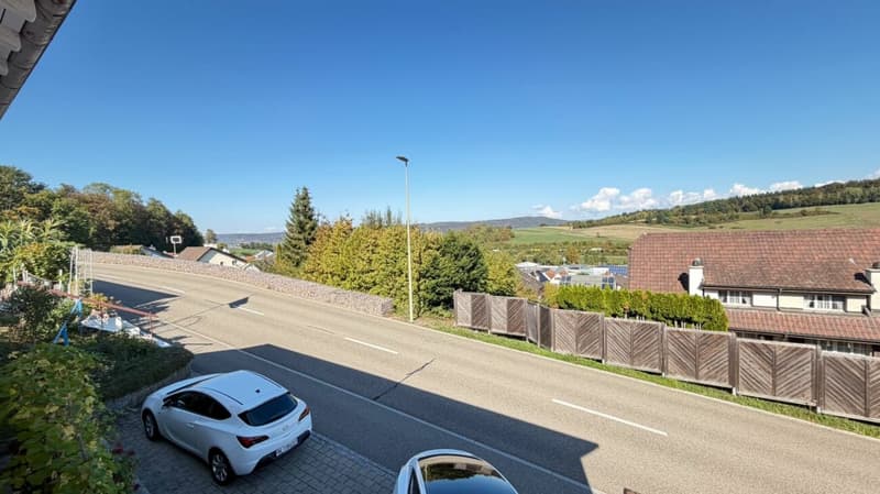 VIEL PLATZ, SONNE & WEITSICHT - 4.5-ZIMMER-EFH MIT 580 M² GRUNDSTÜCK & GROSSER GARAGE (8)