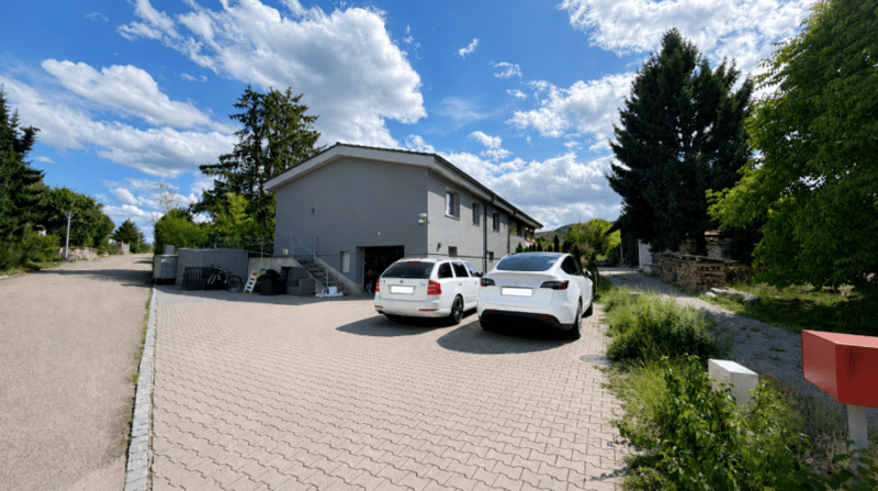 7.5-Zimmer-Haus mit Einliegerwohnung & Weitblick (1)