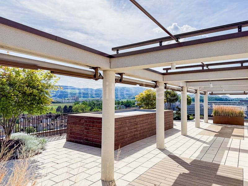 Exklusive Maisonette-Einheit mit hochwertigem Innenausbau und traumhafter Panoramaaussicht (2)