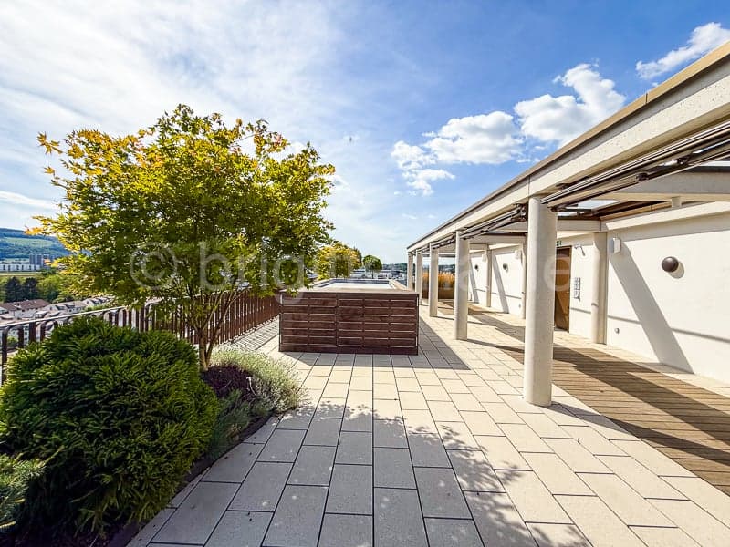Exklusive Maisonette-Einheit mit hochwertigem Innenausbau und traumhafter Panoramaaussicht (3)