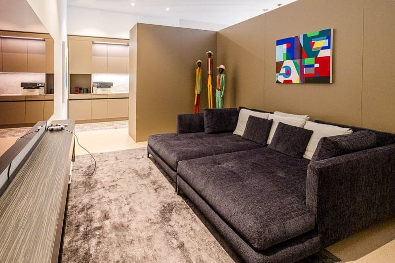 Flexibel nutzbares Studio mit hochwertigem Innenausbau (3)