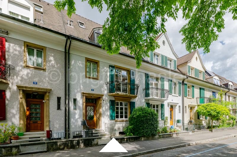 8-Zimmer-Stadthaus an beliebter Wohnlage im Bachletten-Quartier (1)