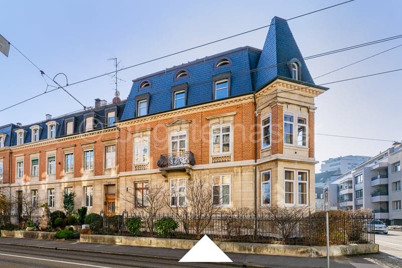 Stilvolle, sanierte 4.5-Zimmer-Eigentumswohnung (2.OG) an beliebter Lage unweit des Schützenmattpark (1)