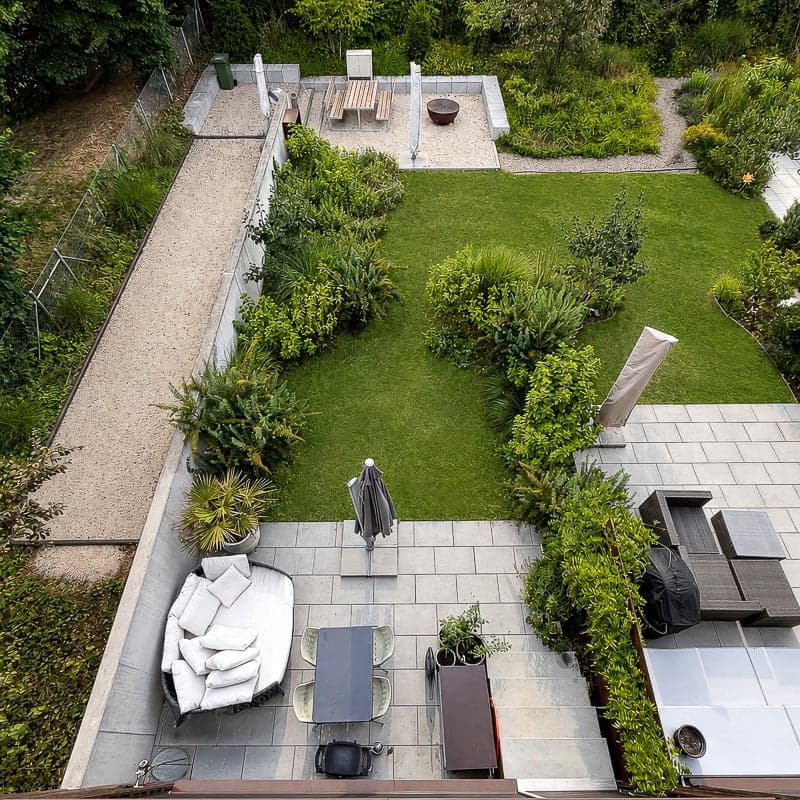 Hochmoderne Wohnung mit Hauscharakter und eigenem Gartenanteil in Bottmingen (5)
