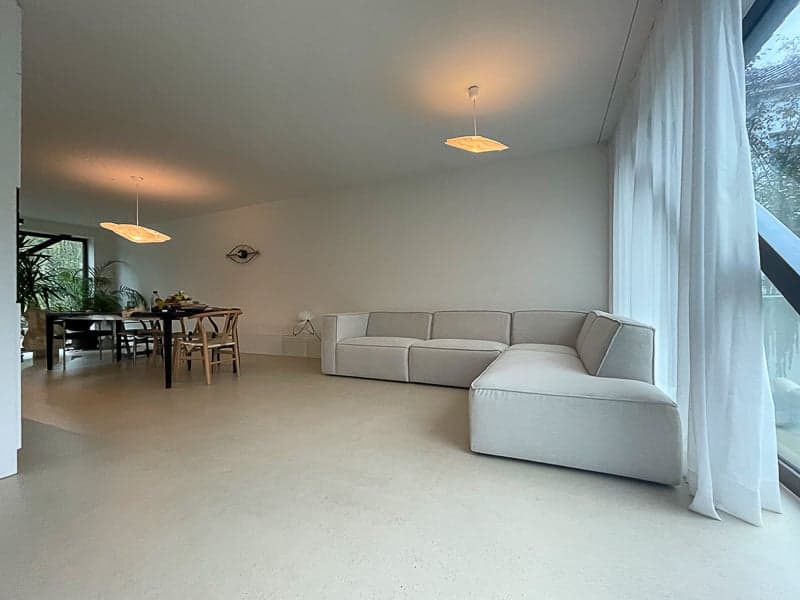 Hochmoderne Wohnung mit Hauscharakter und eigenem Gartenanteil in Bottmingen (9)