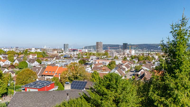 Sehr gepflegtes 6.5-Zimmer-Einfamilienhaus an hervorragender Wohn- und Aussichtslage (4)