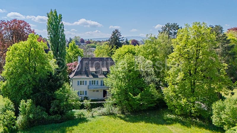 9-Zimmer-Liegenschaft mit Ausbaupotenzial und Baulandreserve in bevorzugtem Villenquartier (1)