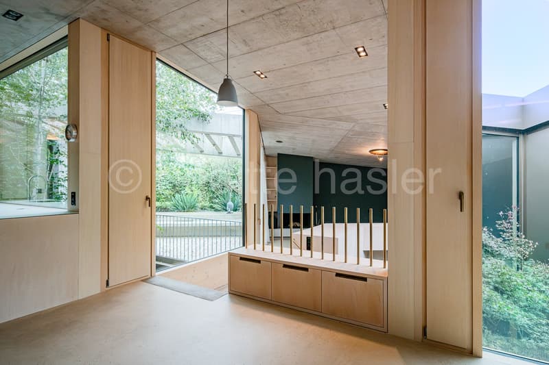 Architektonisch eindrucksvolles Atriumhaus an begehrter Riehener Wohnlage (2)