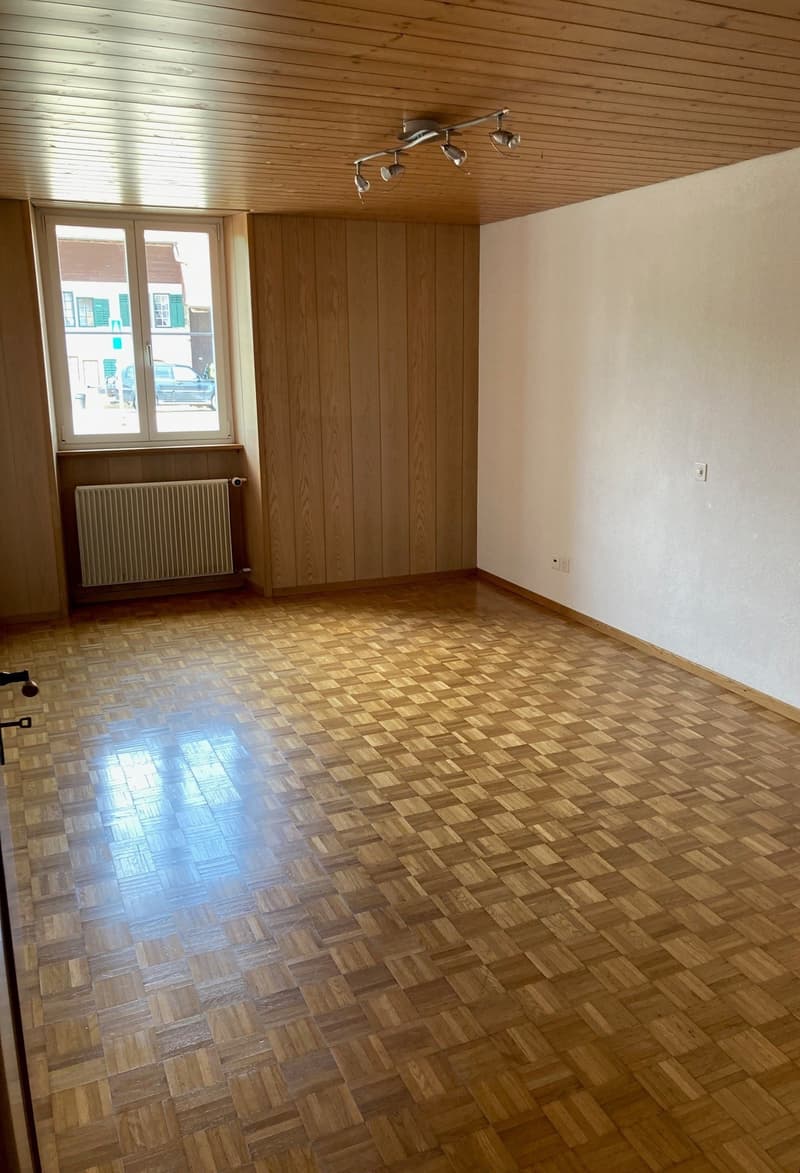 Geräumige 5.5-Zimmer-Wohnung im Herzen von Niederbuchsiten (6)