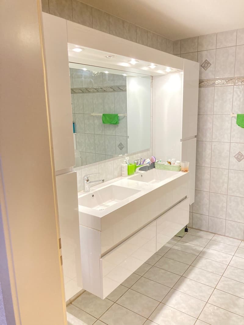 Geräumige 5.5-Zimmer-Wohnung im Herzen von Niederbuchsiten (9)
