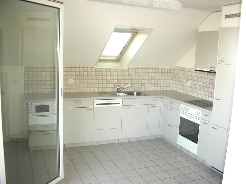 Charmante 2.5-Zimmer-Dachwohnung mit Balkon in Wangen bei Olten (7)