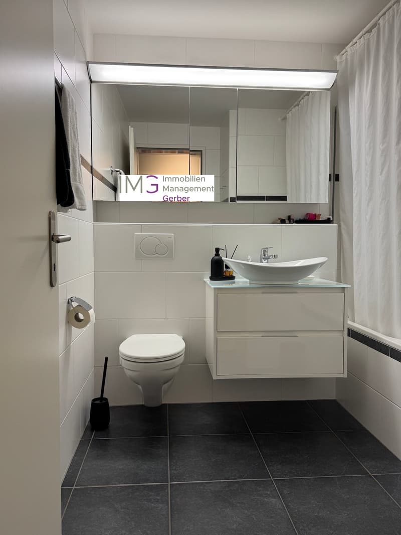 Moderne, neuwertige 3.5 Zimmer Etagenwohnung mit separater Waschküche (13)