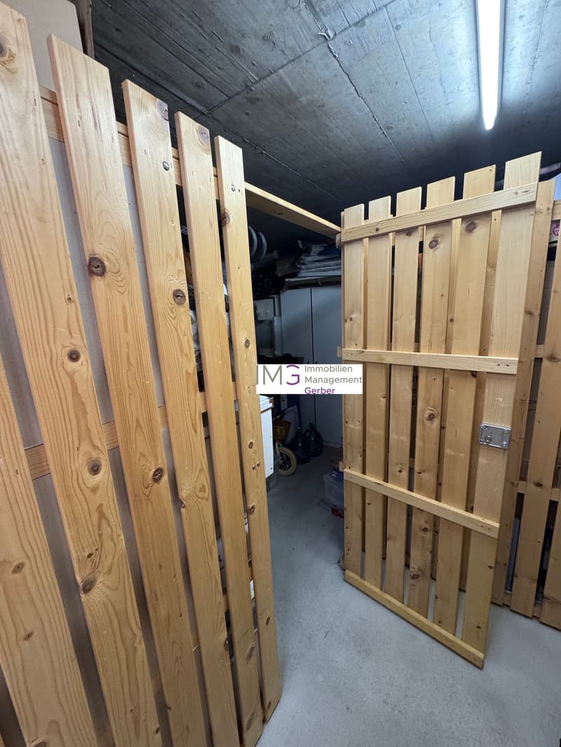 Moderne, neuwertige 3.5 Zimmer Etagenwohnung mit separater Waschküche (17)