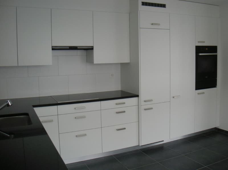 Moderne, neuwertige 3.5 Zimmer Etagenwohnung mit separater Waschküche (5)