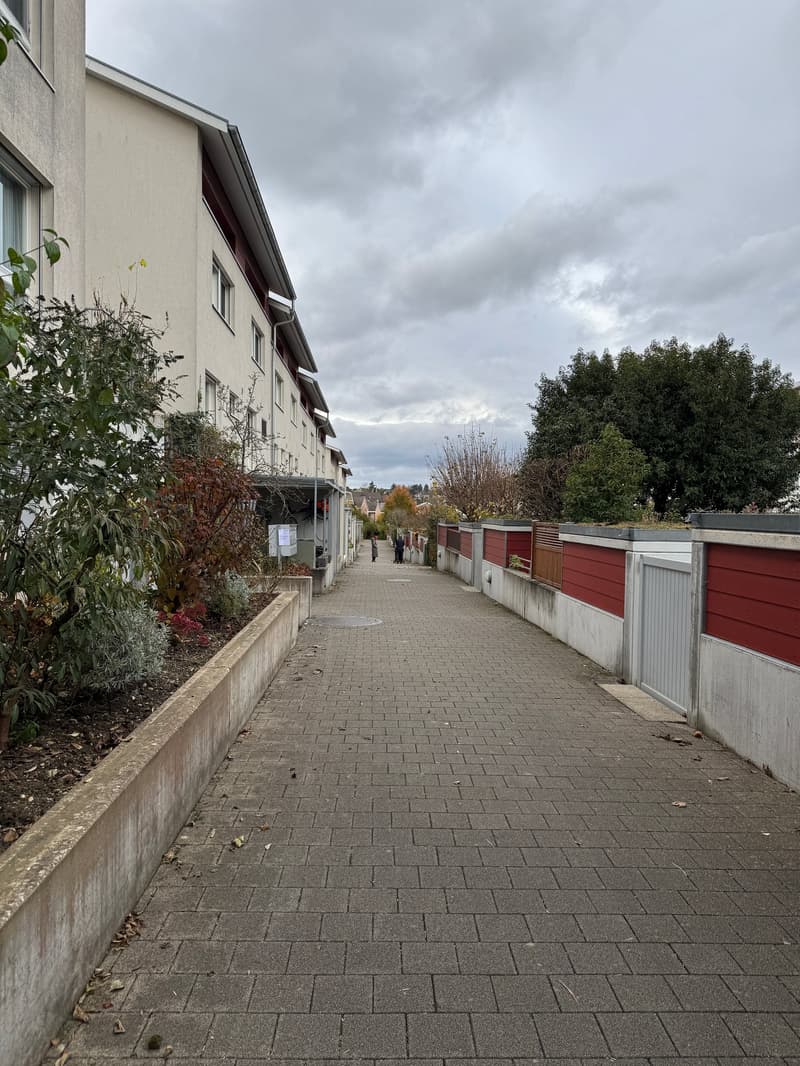 Moderne, neuwertige 3.5 Zimmer Etagenwohnung mit separater Waschküche (17)