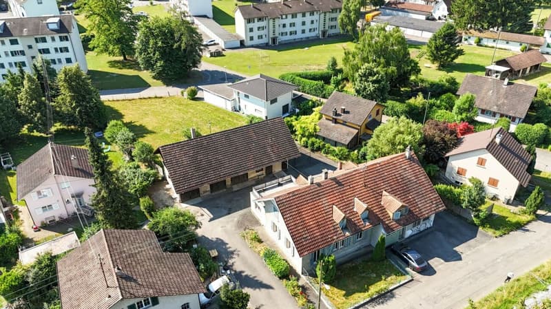 Two large buildings on 1'824 m2 of building land (2)