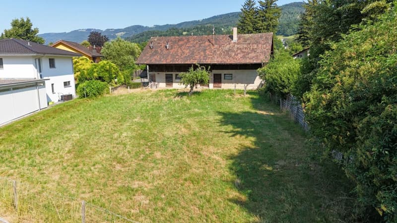 Two large buildings on 1'824 m2 of building land (13)